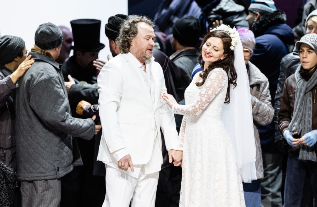 Sergei Skorokhodov (Vakula) und Elena Tsallagova (Oksana) © Geoffroy Schied