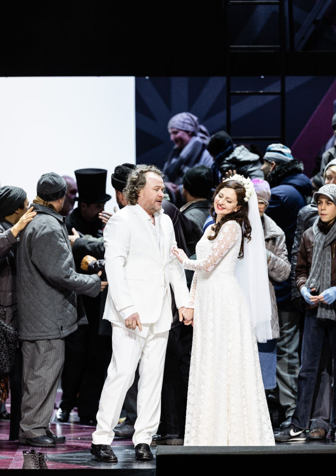 Sergei Skorokhodov (Vakula) und Elena Tsallagova (Oksana) © Geoffroy Schied