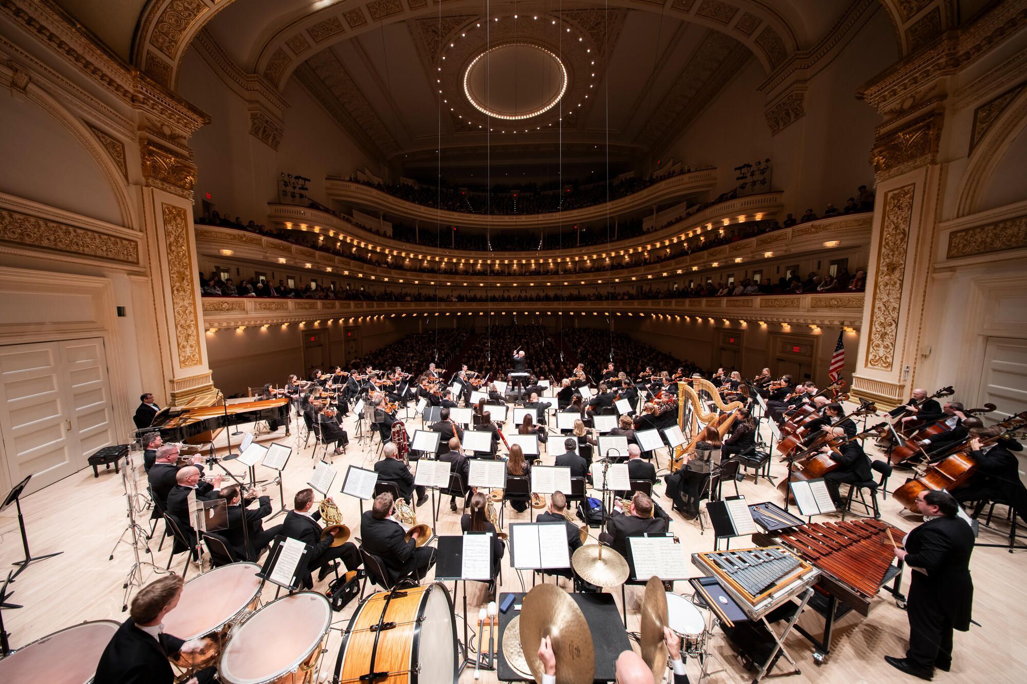 Manfred Honeck conducts the Pittsburgh Symphony in Carnegie Hall © Chris Lee