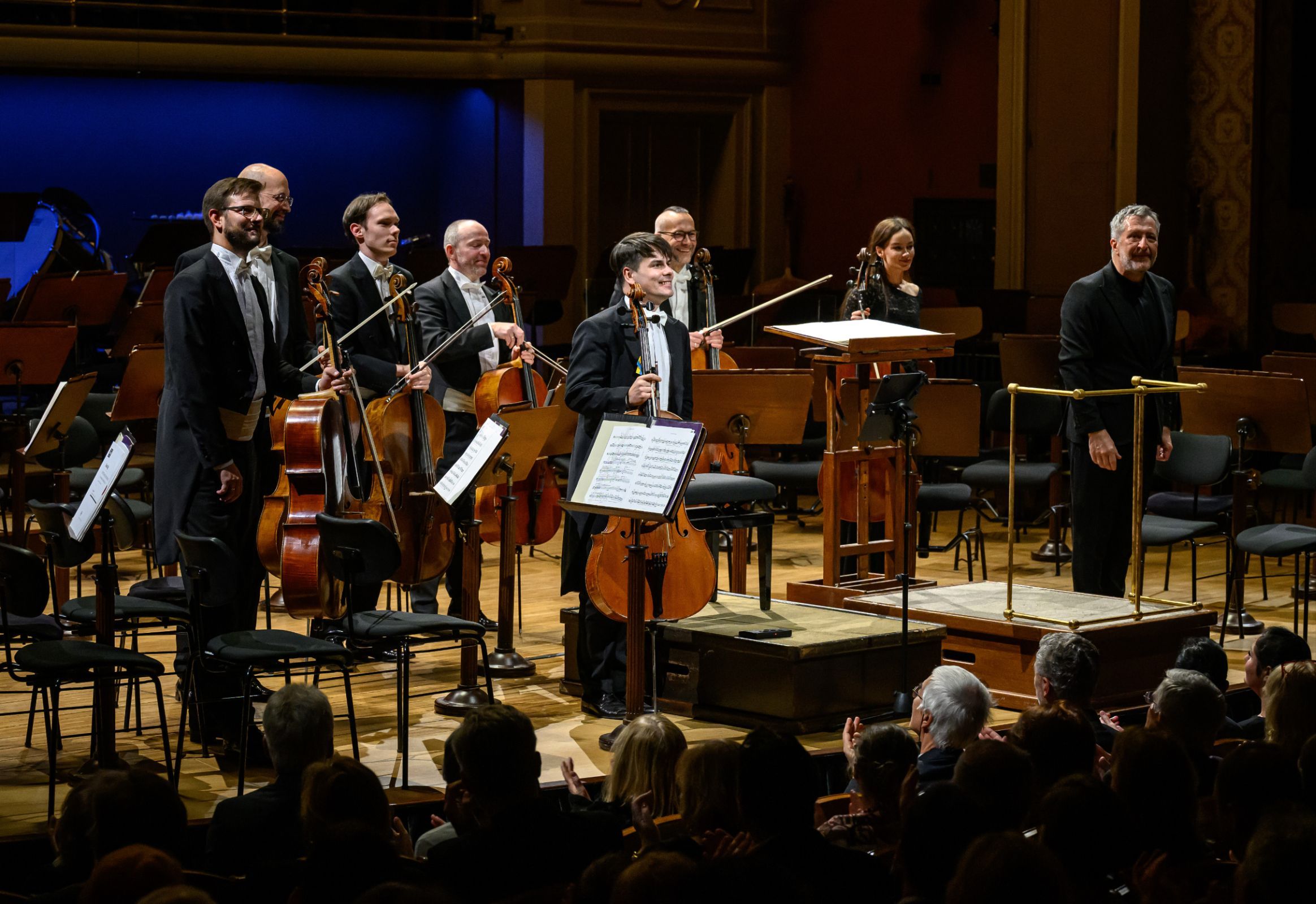 Václav Petr and the Czech Philharmonic cellists © Petra Hajská