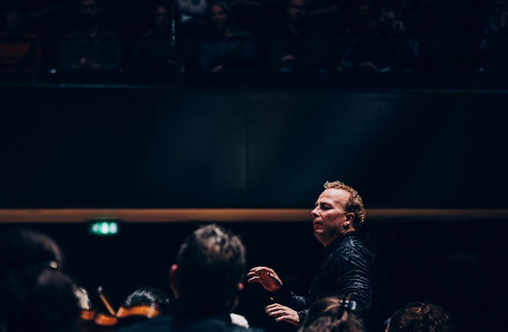 Yannick N&eacute;zet-S&eacute;guin dirige le Chamber Orchestra of Europe &agrave; la Philharmonie &copy; Cl&eacute;ment Savel