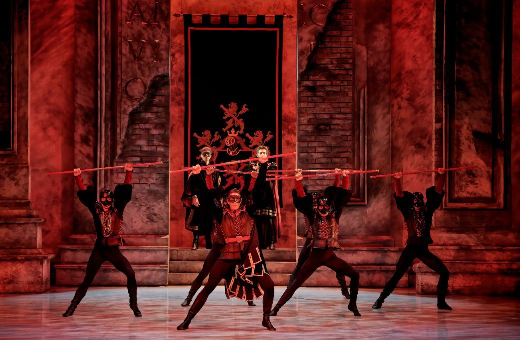 Ballet de l'Opéra National de Bordeaux in Massimo Moricone's <i>Romeo and Juliet</i> © Agathe Poupeney