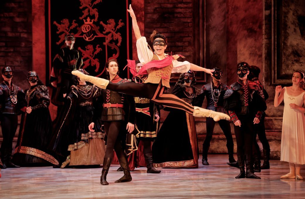 Sachiya Takata as Mercutio in Massimo Moricone's <i>Romeo and Juliet</i> © Agathe Poupeney