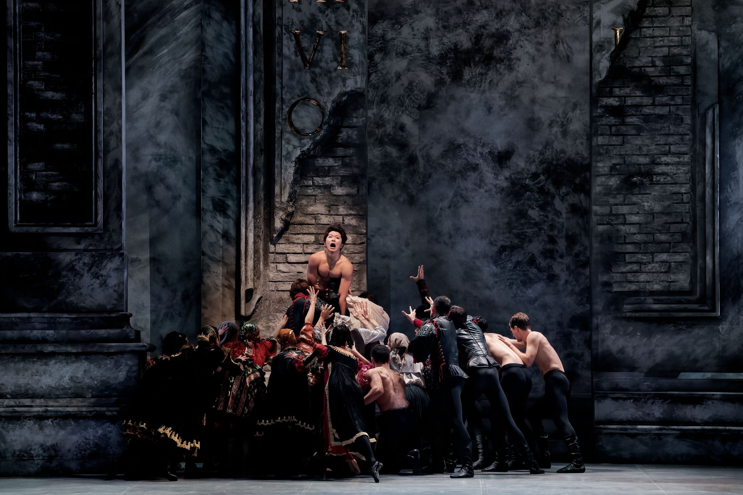Sachiya Takata as Mercutio with the Ballet de l'Opéra National de Bordeaux in <i>Romeo and Juliet</i> © Agathe Poupeney