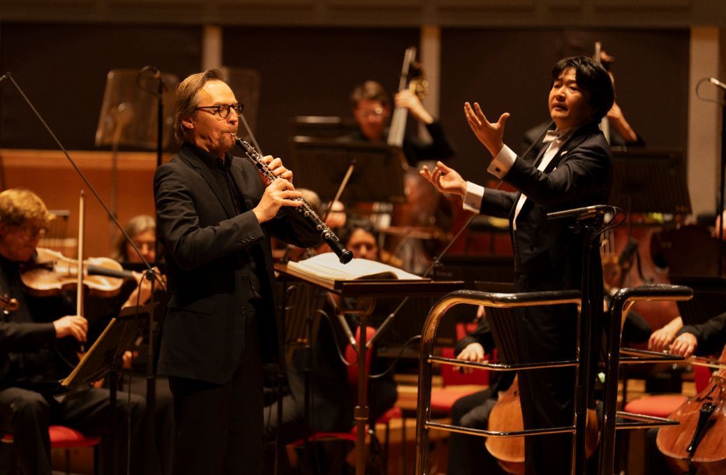Jonathan Kelly, Kazuki Yamada and the City of Birmingham Symphony Orchestra © Andrew Fox