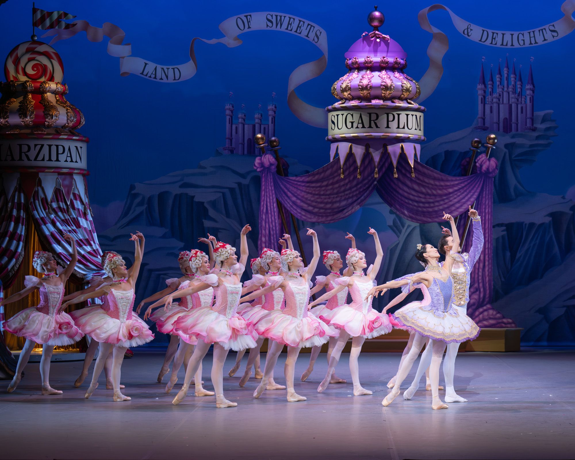 Sangeun Lee (Sugar Plum Fairy), Gareth Haw (Cavalier) and English National Ballet dancers &copy; Photography by ASH