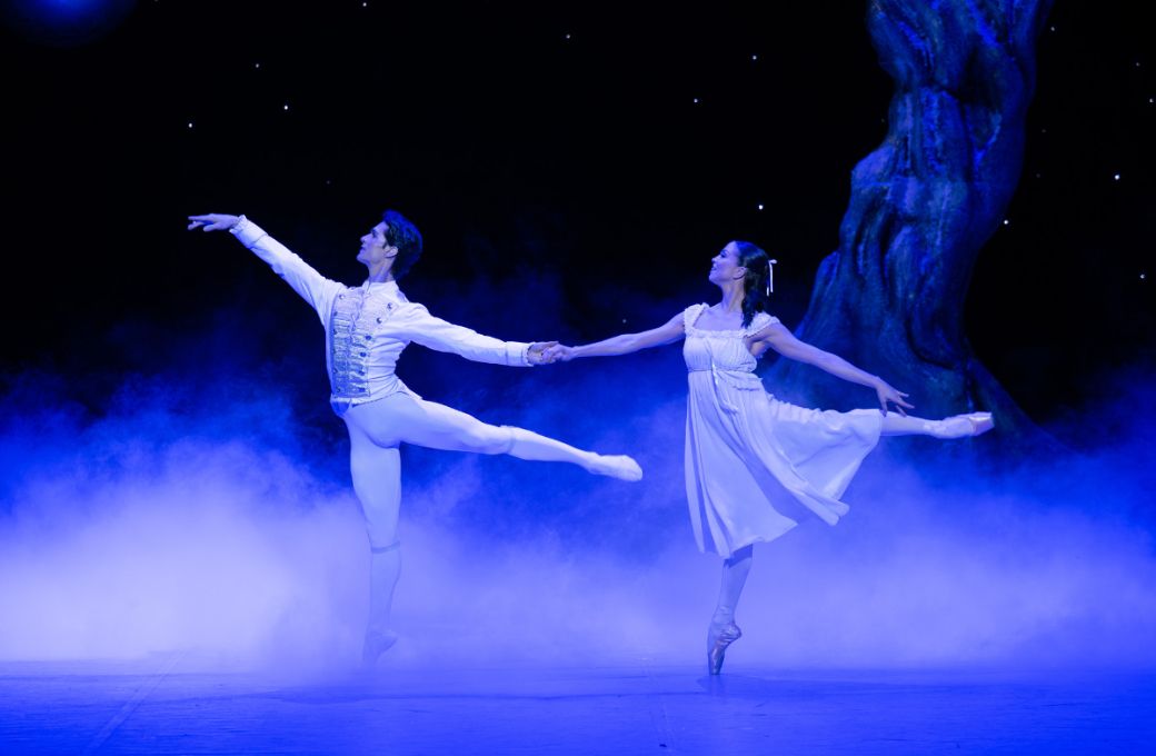 Paulo Rodrigues (Nutcracker Prince) and Ivana Bueno (Clara) &copy; Photography by ASH