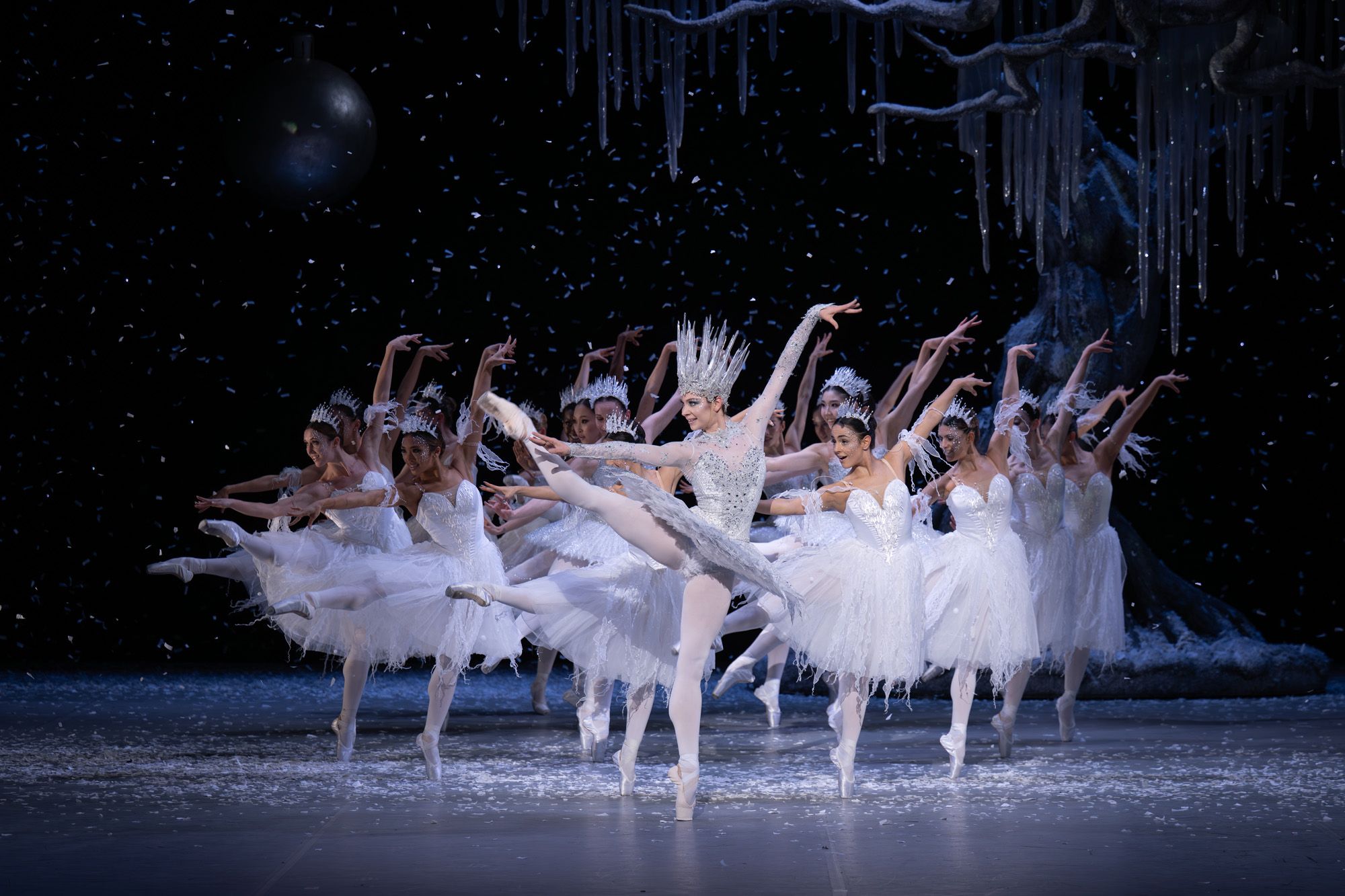 Anna Nevzorova (Ice Queen) and English National Ballet dancers &copy; Photography by ASH