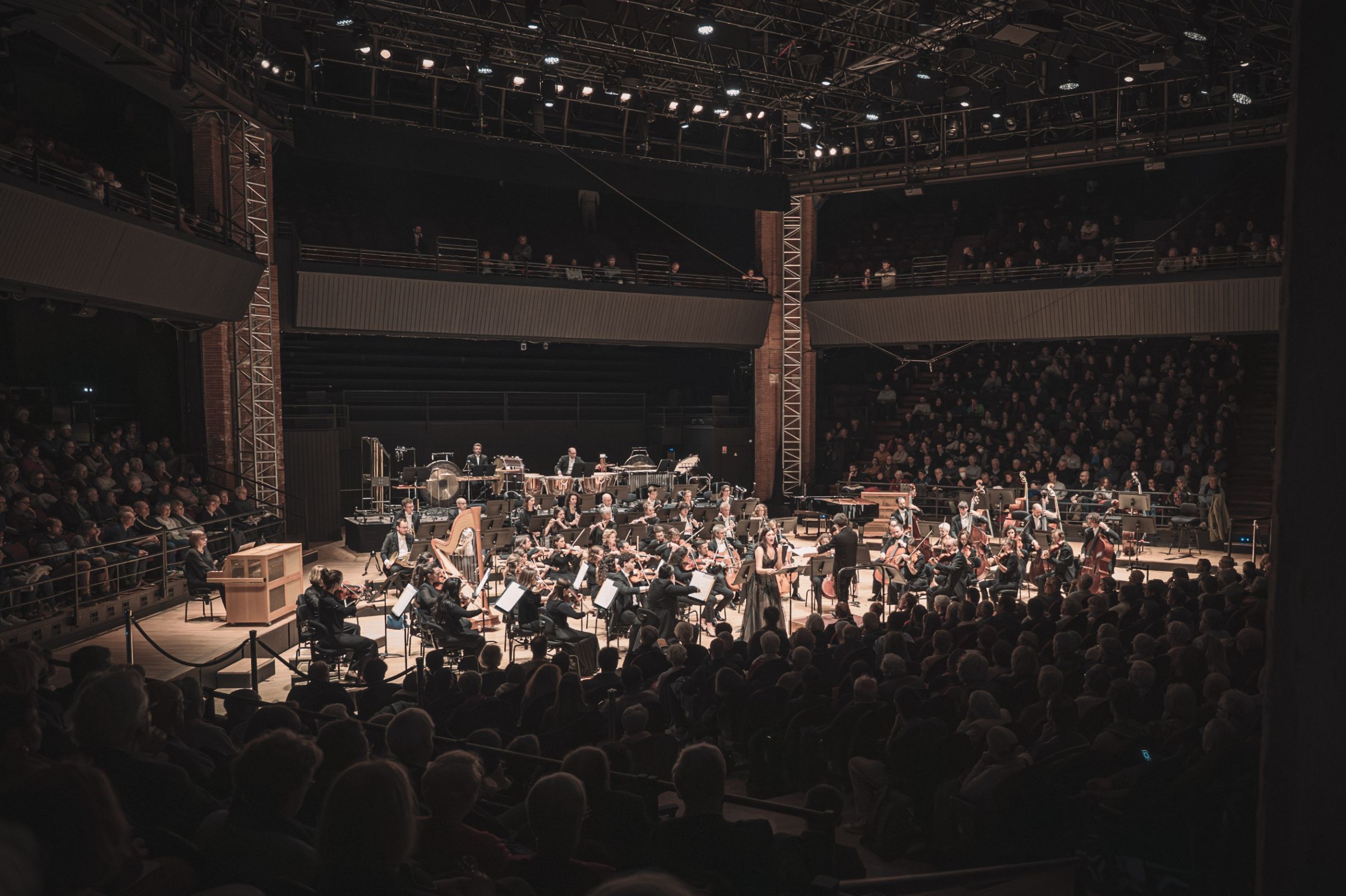Marianne Crebassa dans les <i>Kindertotenlieder</i> © Romain Alcaraz