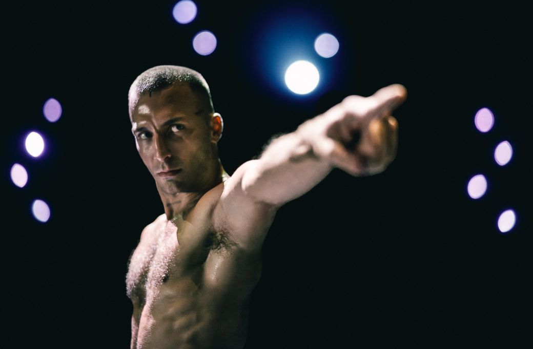 Luca Tessarini in Marco Goecke's <i>Woke Up Blind</i> &copy; Rahi Rezvani