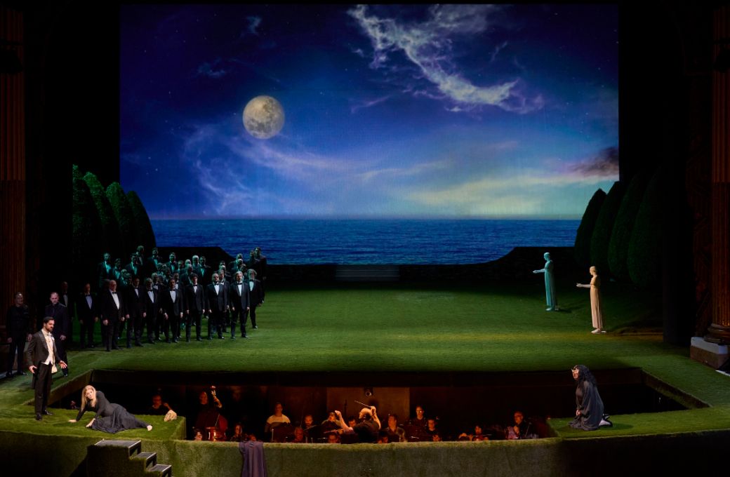 <i>Medea</i> at the Teatro di San Carlo &copy; Luciano Romano