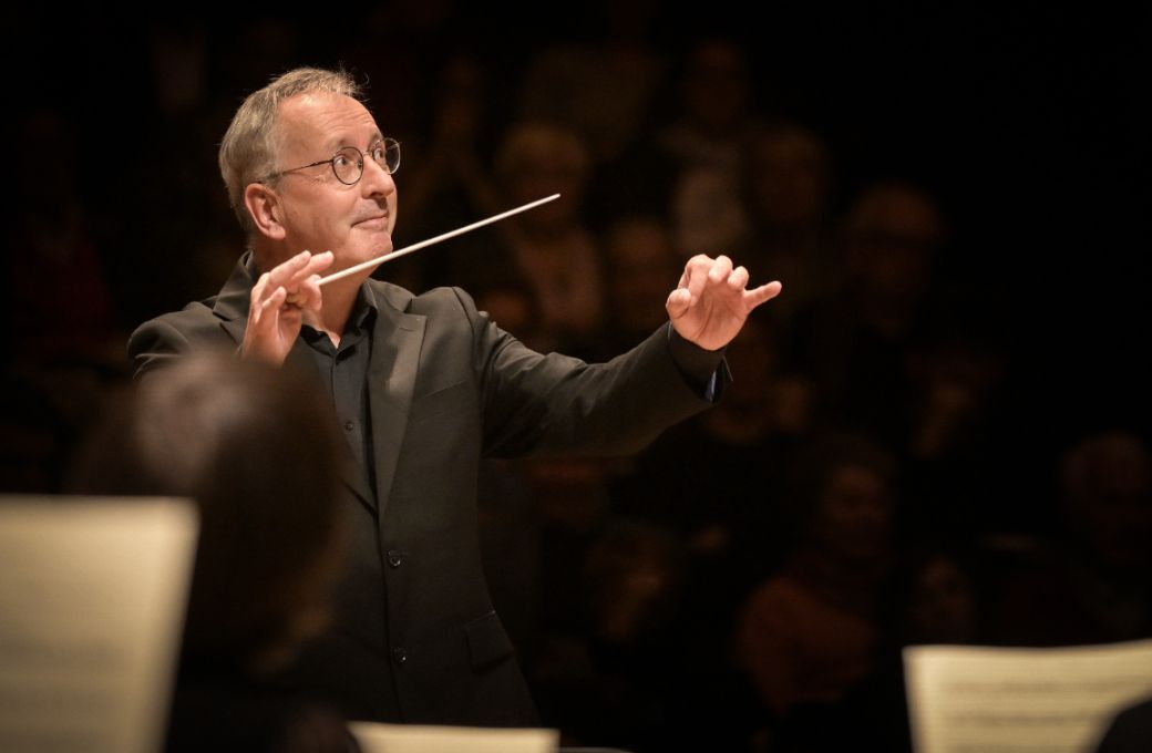 Paul Agnew conducts Les Arts Florissants © Vincent Pontet (2024)