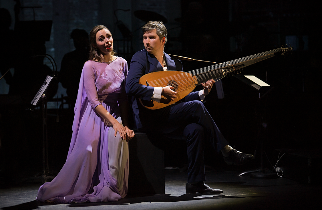 Lea Desandre et Thomas Dunford dans <i>Chasing Rainbows</i> &copy; Stefan Brion