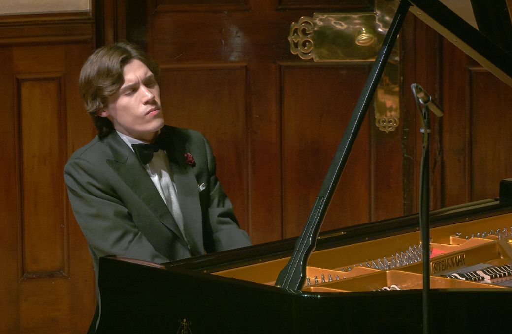 Jaeden Izik-Dzurko &copy; Wigmore Hall | Darius Weinberg
