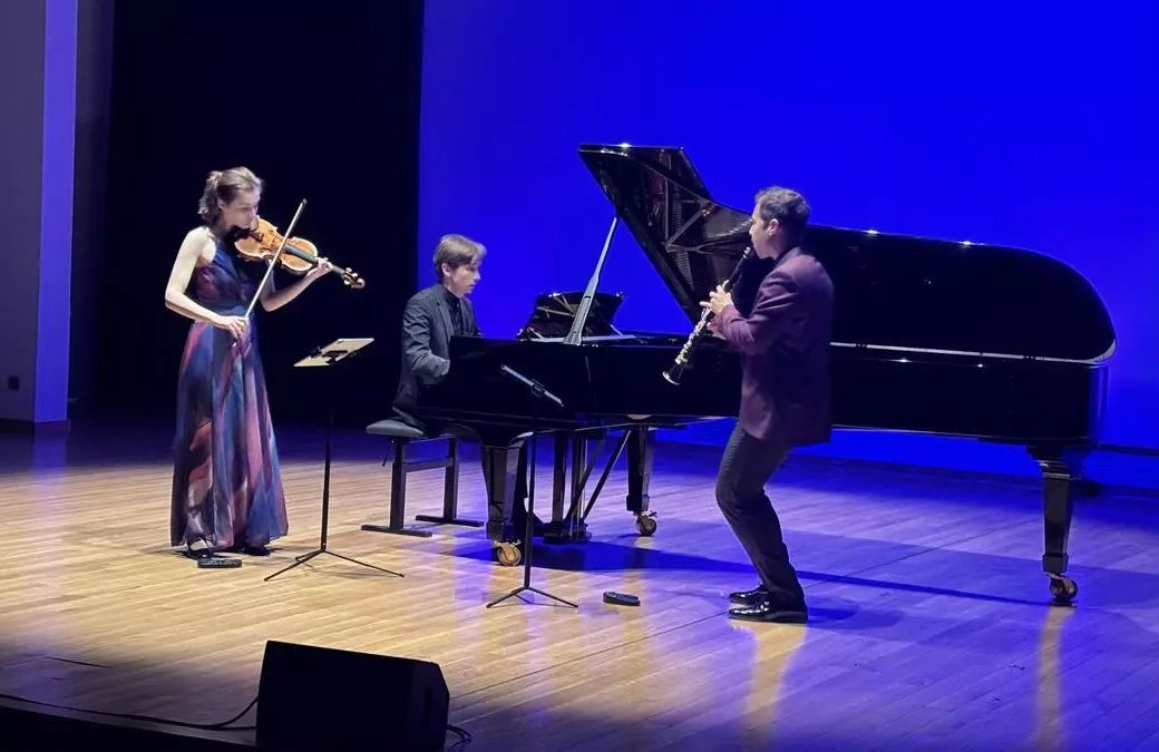 Noa Wildschut, Amadeus Wiesensee y Pablo Barragán © Sociedad Filarmónica de Valencia