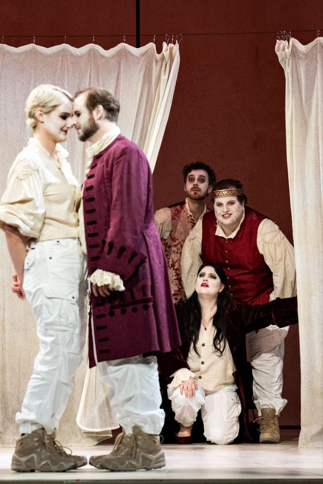 Amber Fasquelle, Stefan Sbonnik (Alcibiades), Jakob Kleinschrot, Dora Pavlíková, Fritz Spengler &copy; Susanne Reichardt