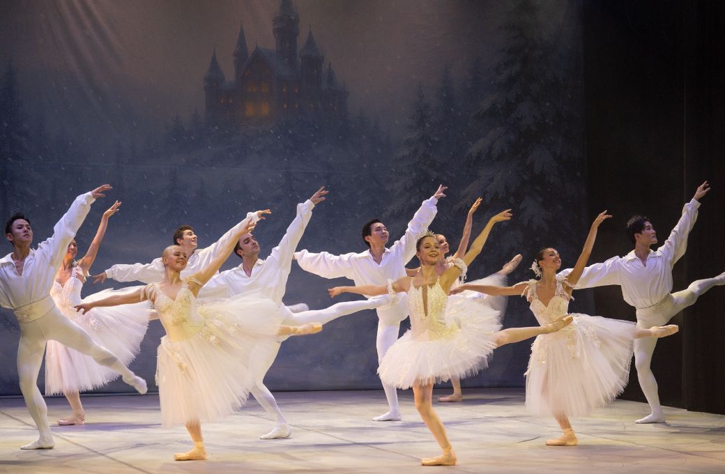 New English Ballet Theatre in Valentino Zucchetti's <i>The Nutcracker</i> &copy; Andrej Uspenski