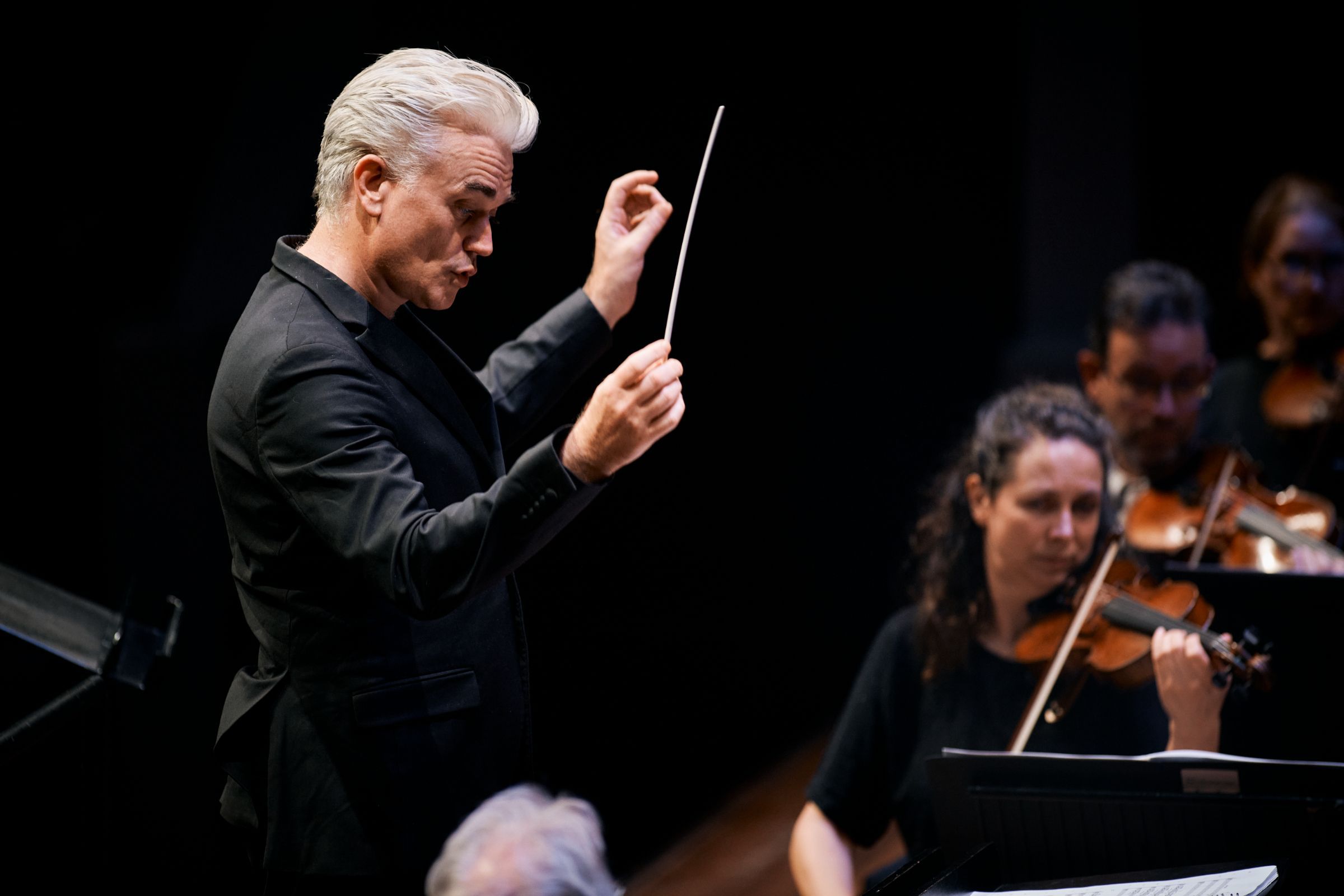 Edward Gardner conducts the Netherlands Radio Philharmonic © Harold de Smet