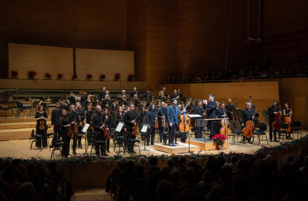 Los profesores de la OBC, Soltani y Przybycień saludan tras la interpretaci&oacute;n. &copy; May Zircus | L'Auditori