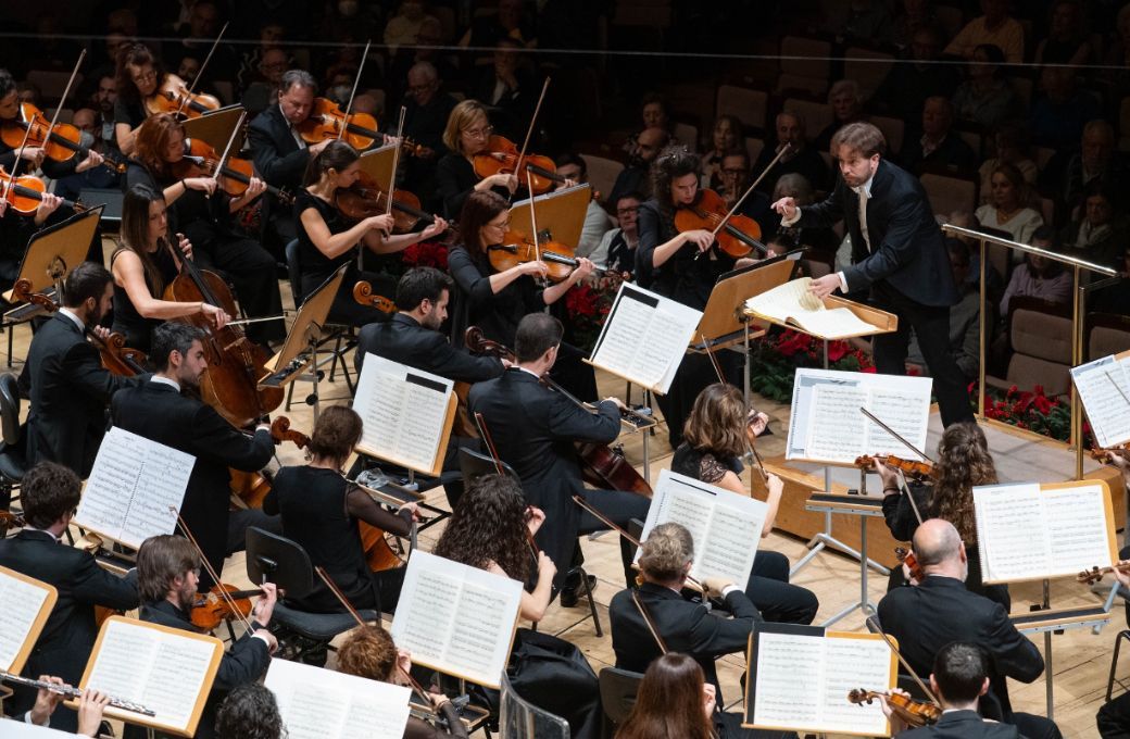 Jaume Santonja al frente de la Orquesta Nacional de Espa&ntilde;a &copy; Rafa Mart&iacute;n | OCNE