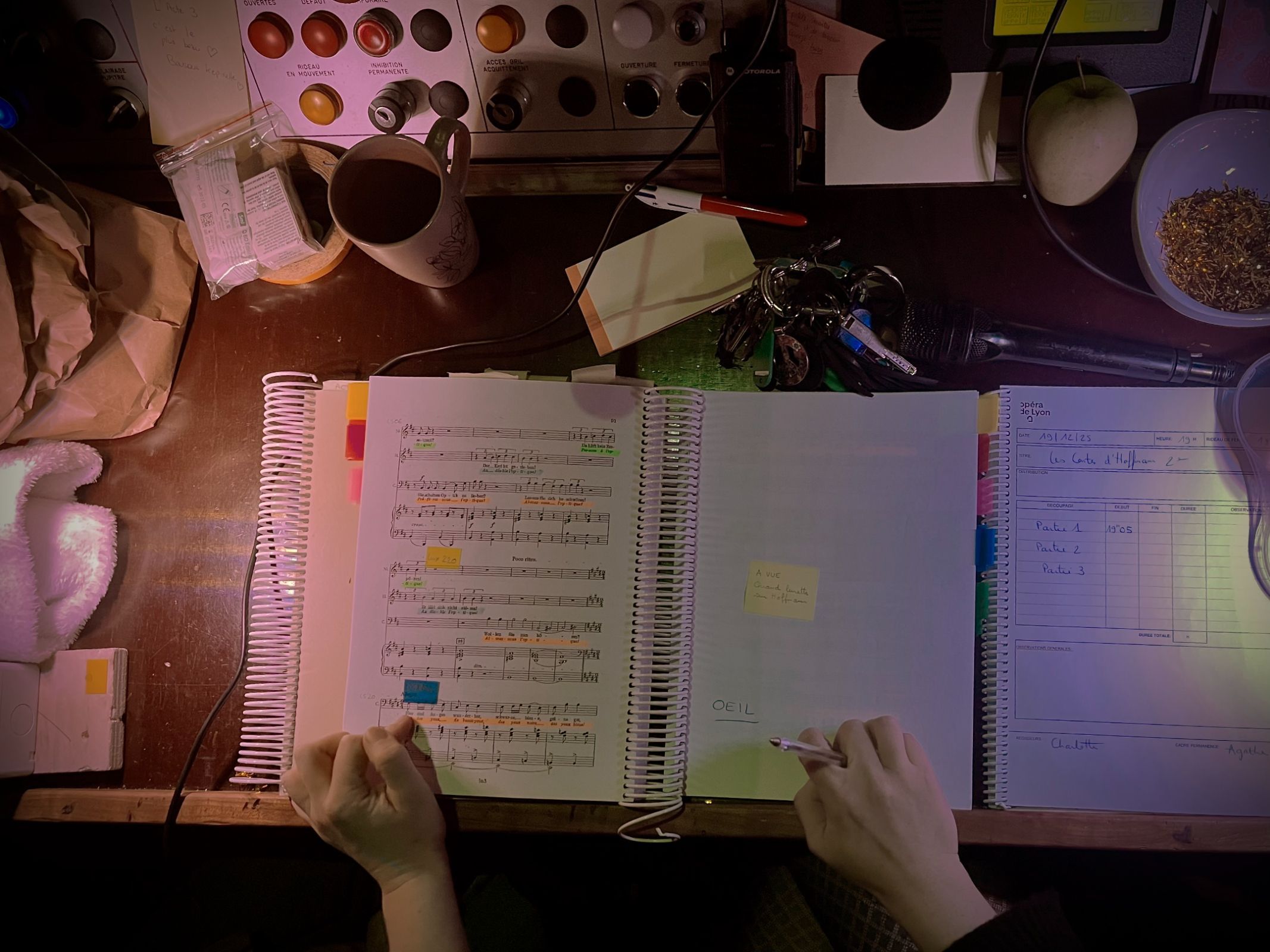 La partition de Charlotte Goupille-Lebret des <i>Contes d'Hoffmann</i> &copy; Tristan Labouret / Bachtrack