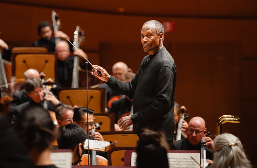 Thomas Wilkins conducts the Los Angeles Philharmonic &copy; Farah Sosa, courtesy of the LA Phil