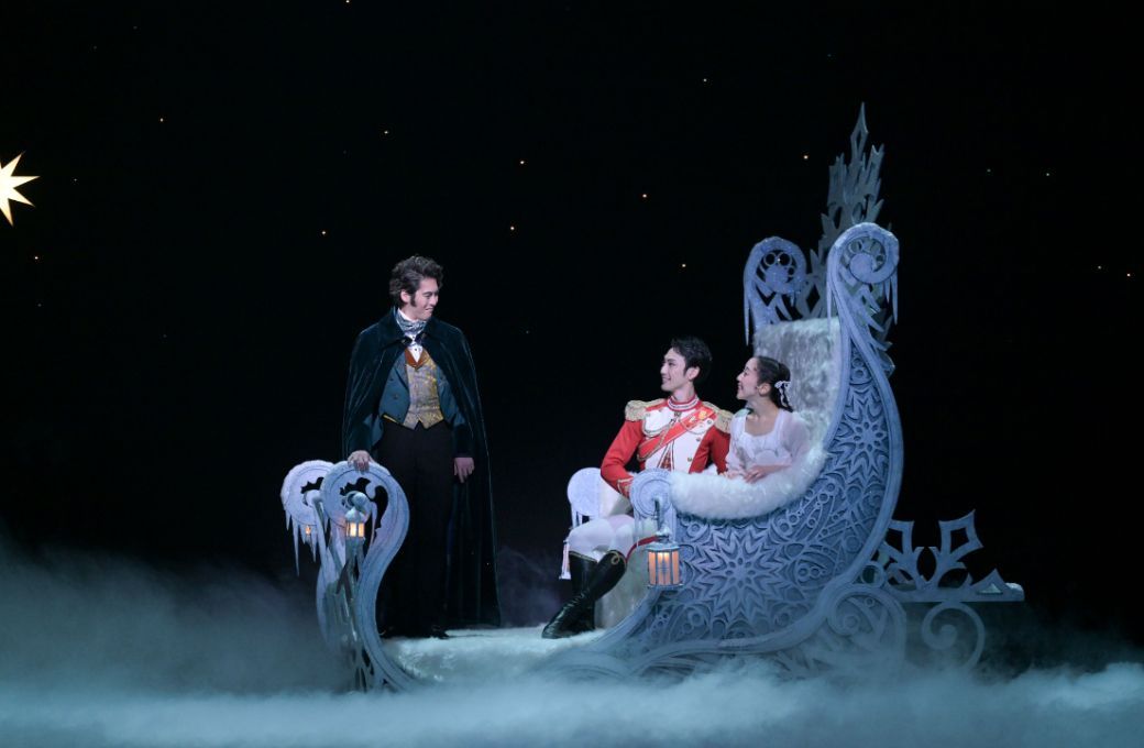 Yudai Fukuoka as Drosselmeyer, Yui Yonezawa as Clara and Takafumi Watanabe as the Nutcracker &copy; Takashi Shikama