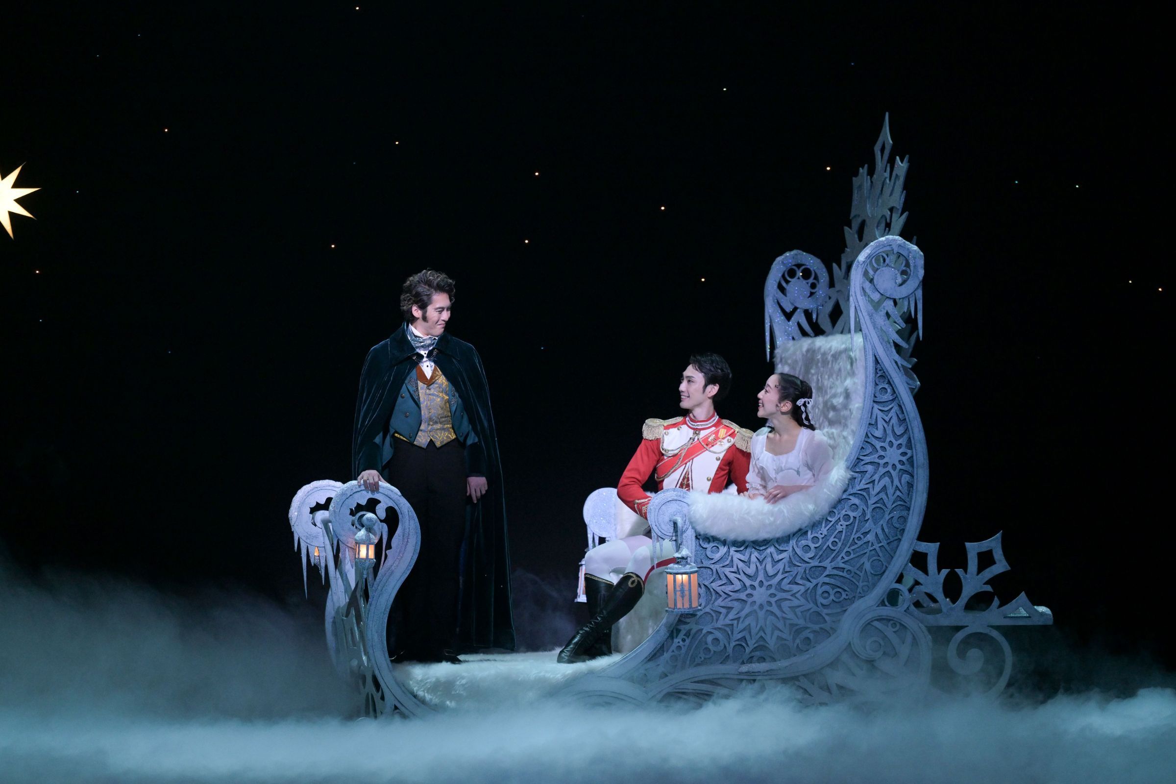 Yudai Fukuoka as Drosselmeyer, Yui Yonezawa as Clara and Takafumi Watanabe as the Nutcracker &copy; Takashi Shikama