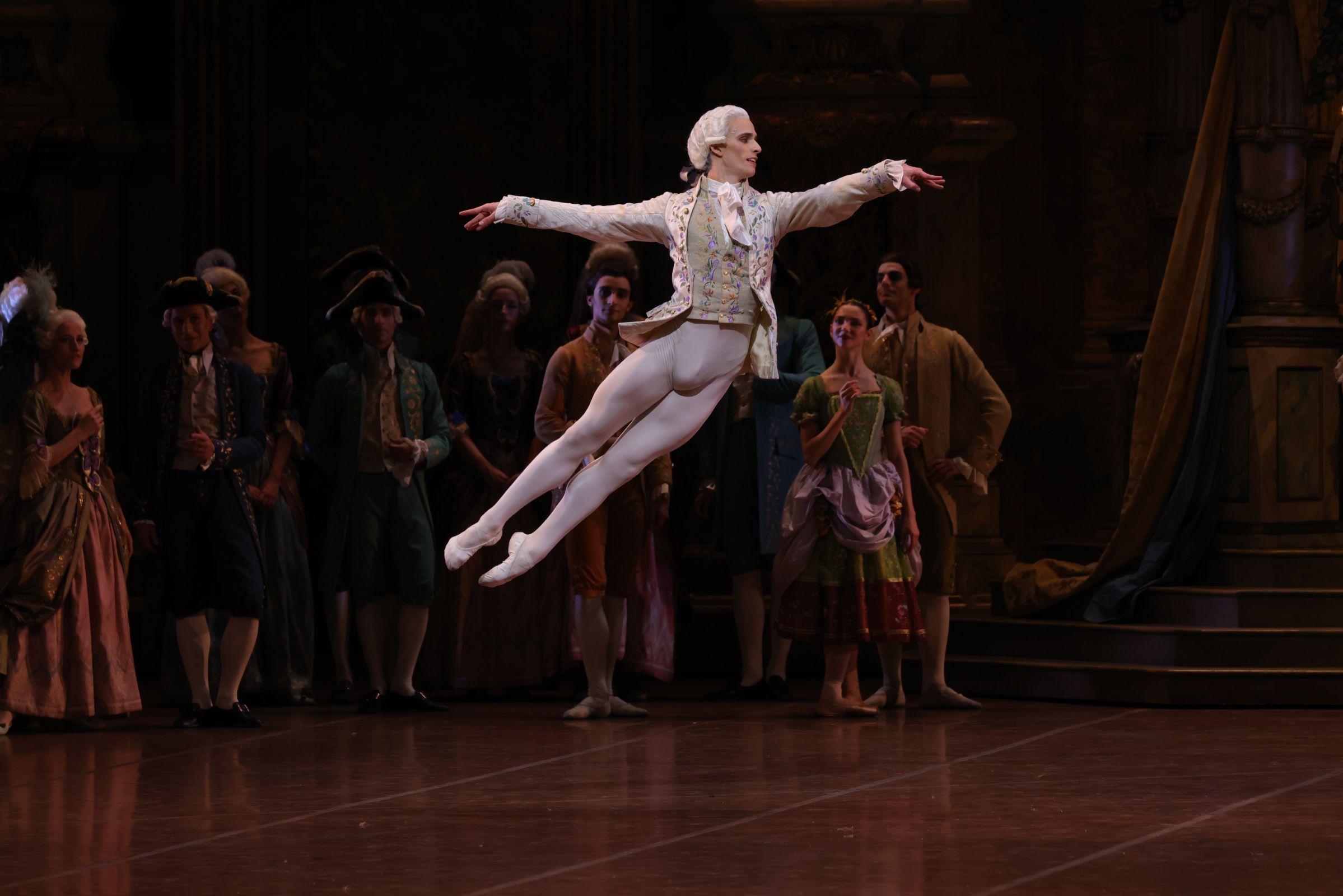 Navrin Turnbull as Prince Désiré in Rudolf Nureyev's <i>The Sleeping Beauty</i> &copy; Brescia e Amisano, Teatro alla Scala