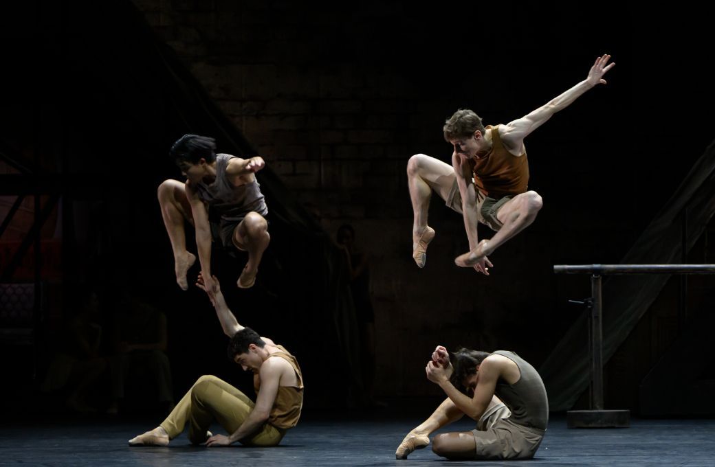 Les Ballets de Monte-Carlo in Jean-Christophe Maillot's <i>Ma Bayad&egrave;re</i> &copy; Alice Blangero