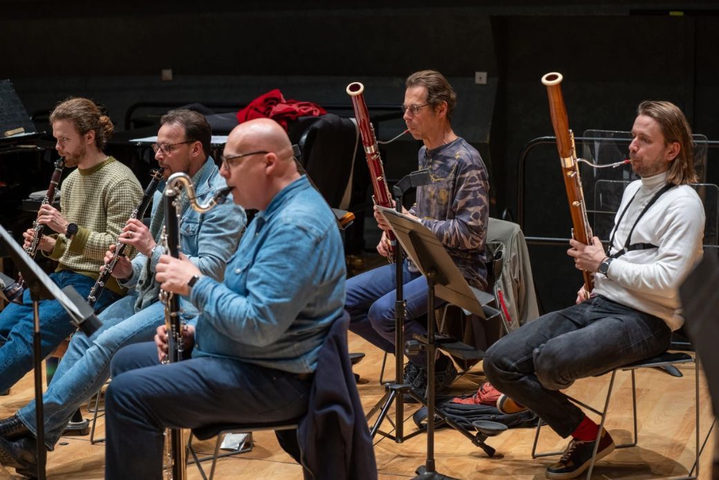 Les solistes de l'Ensemble intercontemporain en r&eacute;p&eacute;tition (&agrave; droite, Marceau Lef&egrave;vre et son Fagott) &copy; Anne-Elise Grosbois