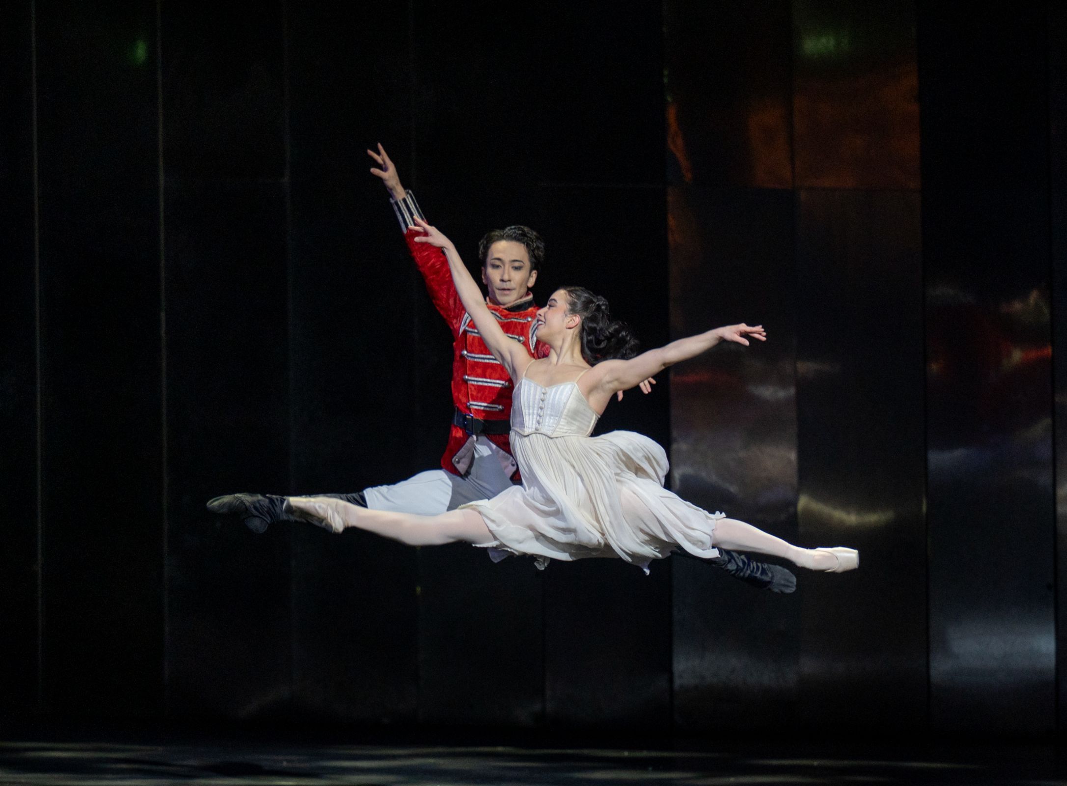 Riku Ito as The Nutcracker Prince and Katherine Ochoa as Clara in <i>The Nutcracker</i> &copy; Anabel Moeller