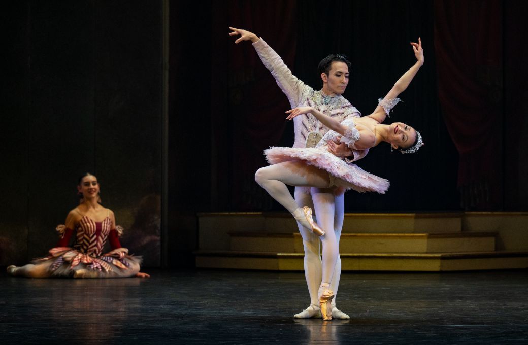 Riku Ito as The Prince and Yaoqian Shang as The Sugar Plum Fairy in <i>The Nutcracker</i> &copy; Anabel Moeller