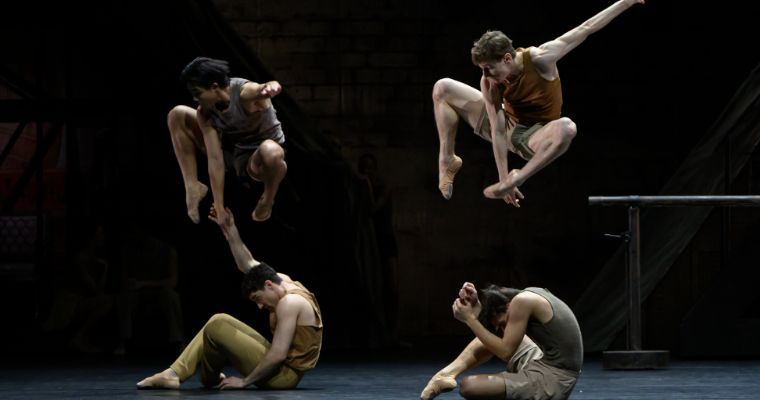 Les Ballets de Monte-Carlo in Jean-Christophe Maillot's <i>Ma Bayadère</i> © Alice Blangero