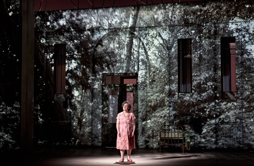 Ailish Tynan in <i>The Turn of the Screw</i> &copy; Manuel Harlan