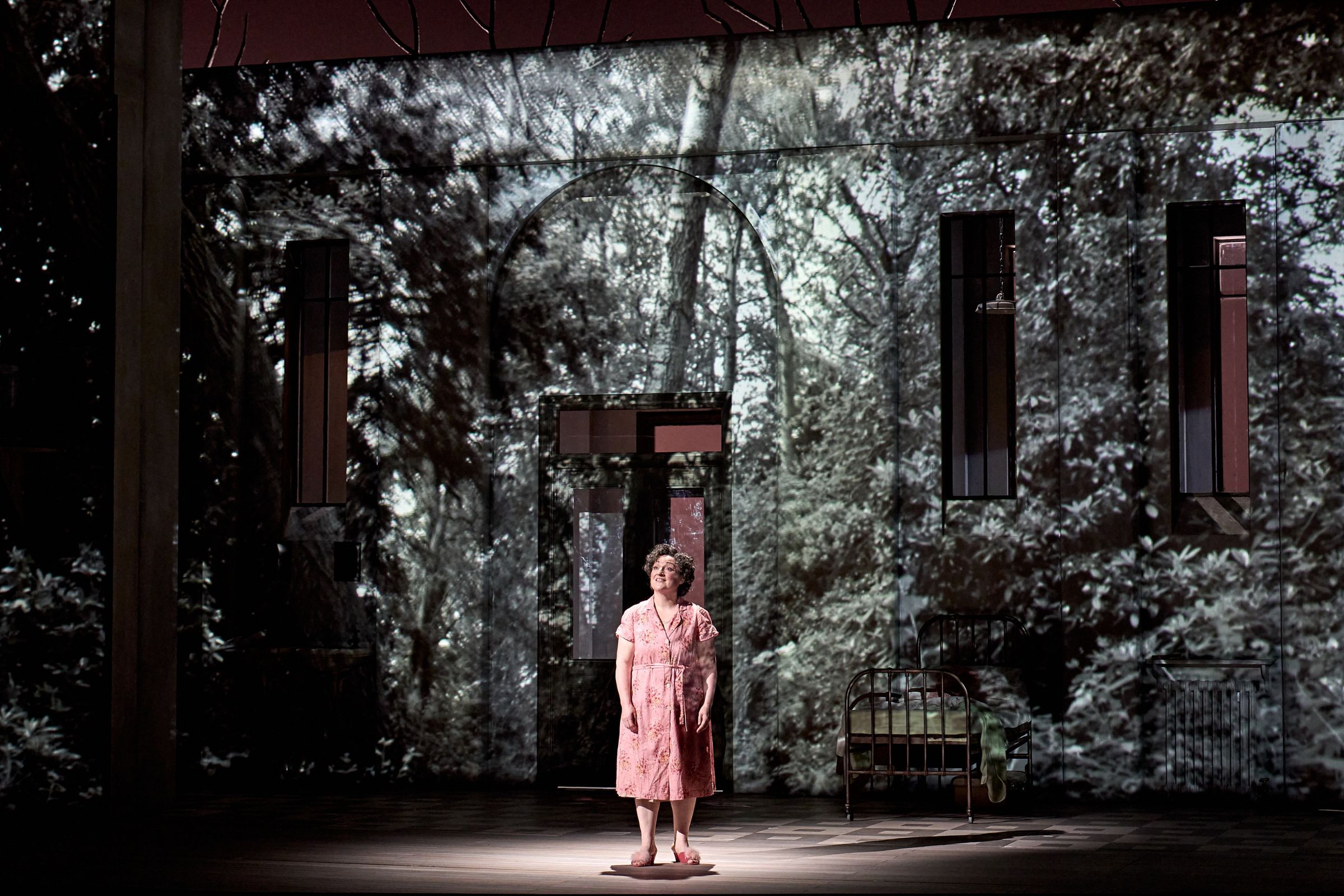 Ailish Tynan in <i>The Turn of the Screw</i> &copy; Manuel Harlan