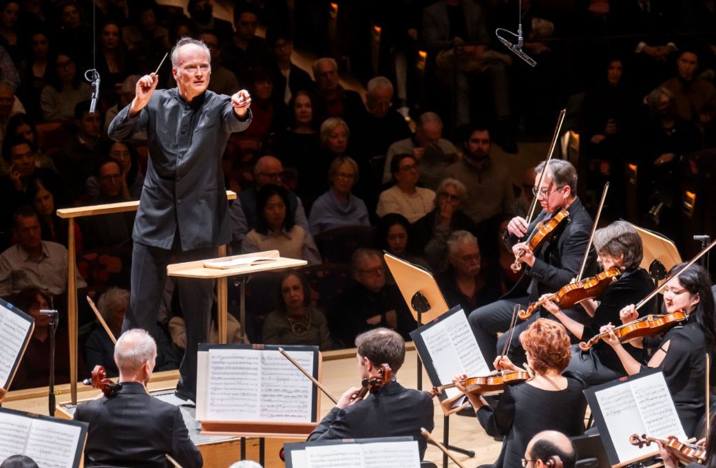 Gianandrea Noseda conducts the New York Philharmonic &copy; Chris Lee