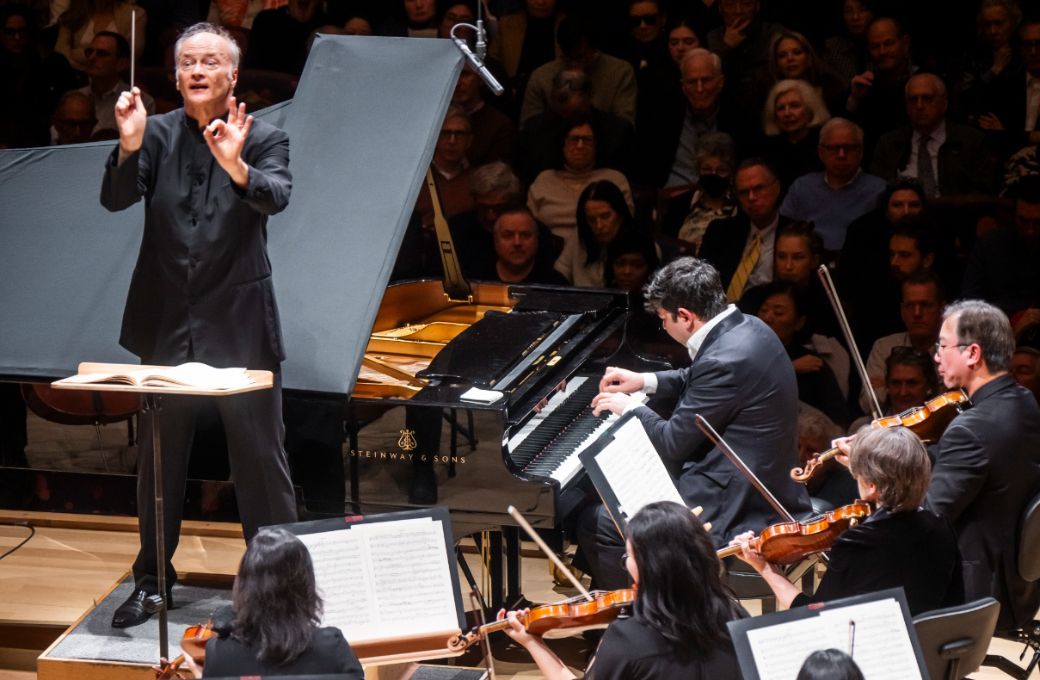 Gianandrea Noseda, Behzod Abduraimov and the New York Philharmonic &copy; Chris Lee