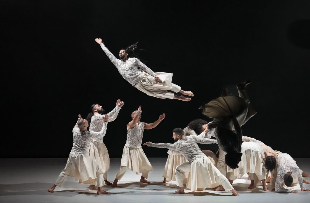Compagnie Herv&eacute; Koubi in <i>What The Day Owes To The Night</i> &copy; Steven Pisano