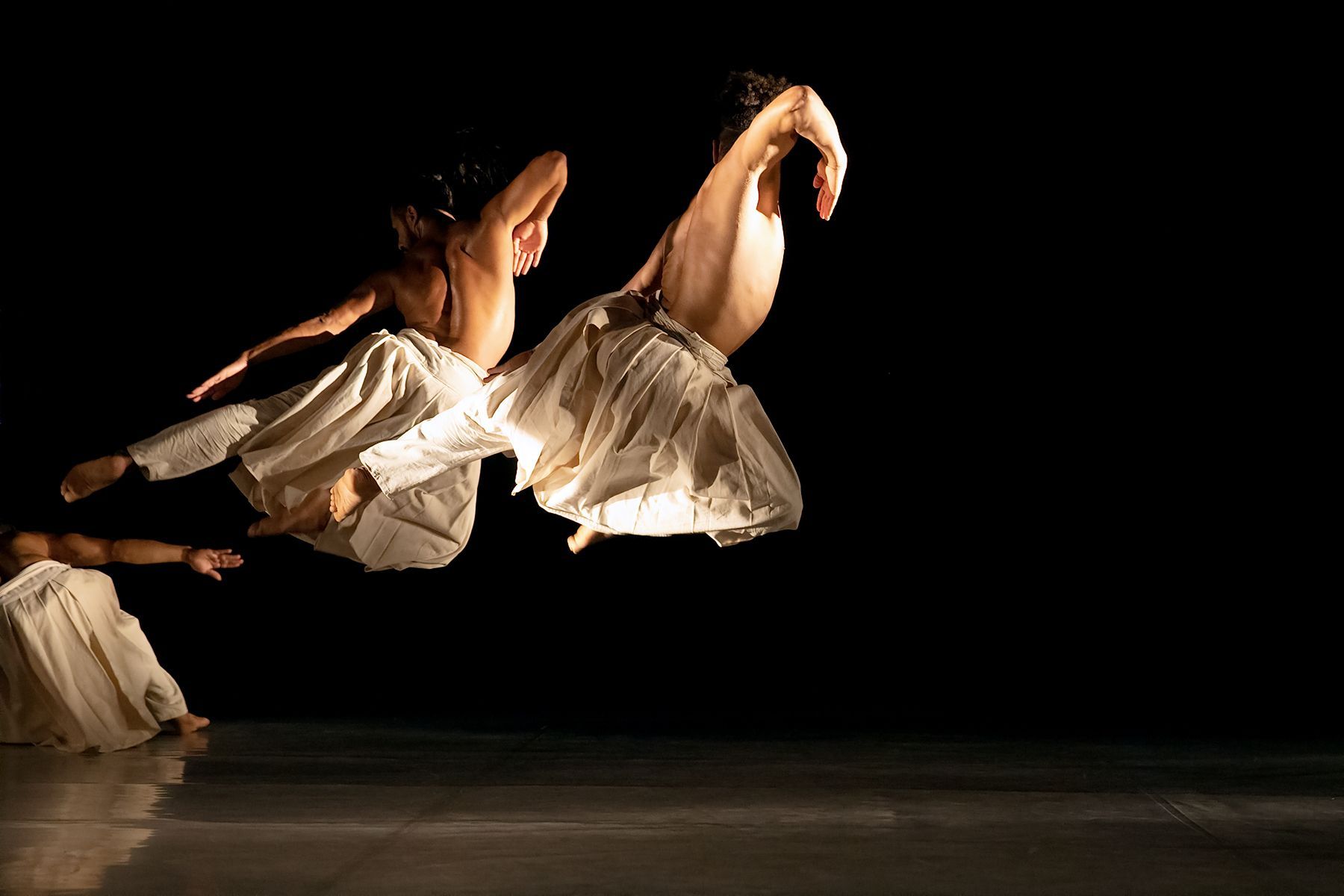 Compagnie Hervé Koubi in <i>What The Day Owes To The Night</i> &copy; Didier Philispart