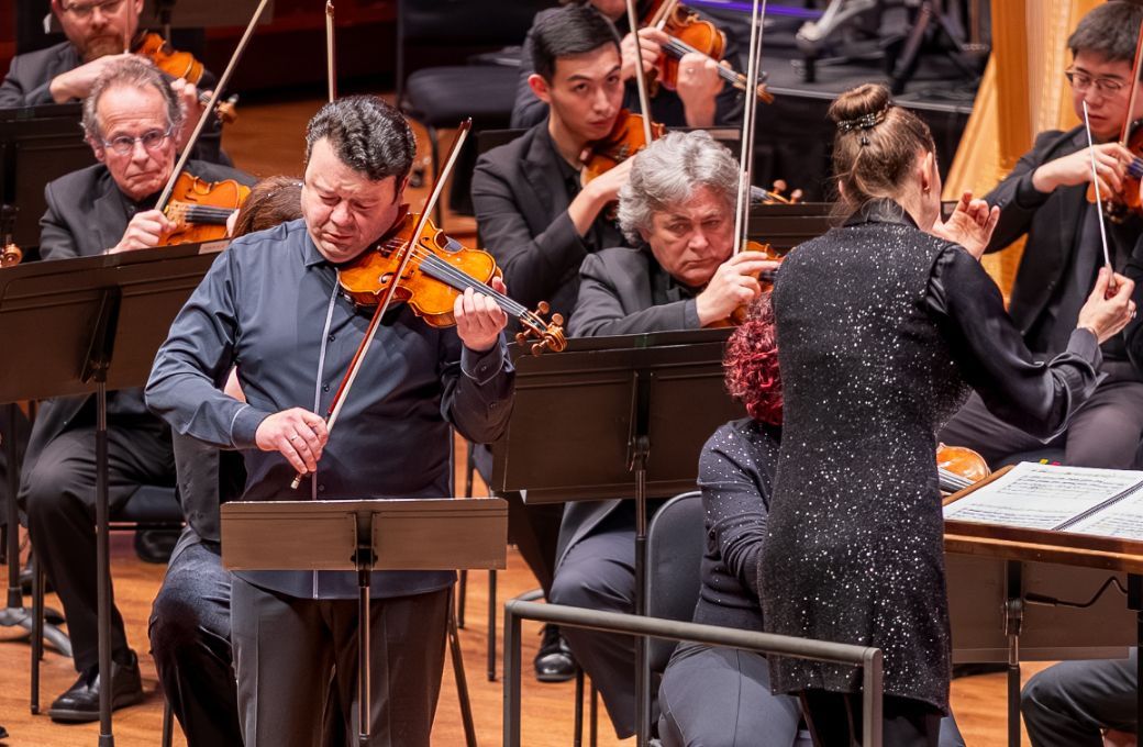 Vadim Gluzman, Alevtina Ioffe and the Seattle Symphony &copy; James Holt | Seattle Symphony