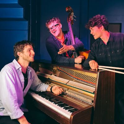 Late Night Jazz – Emile Hinton Trio