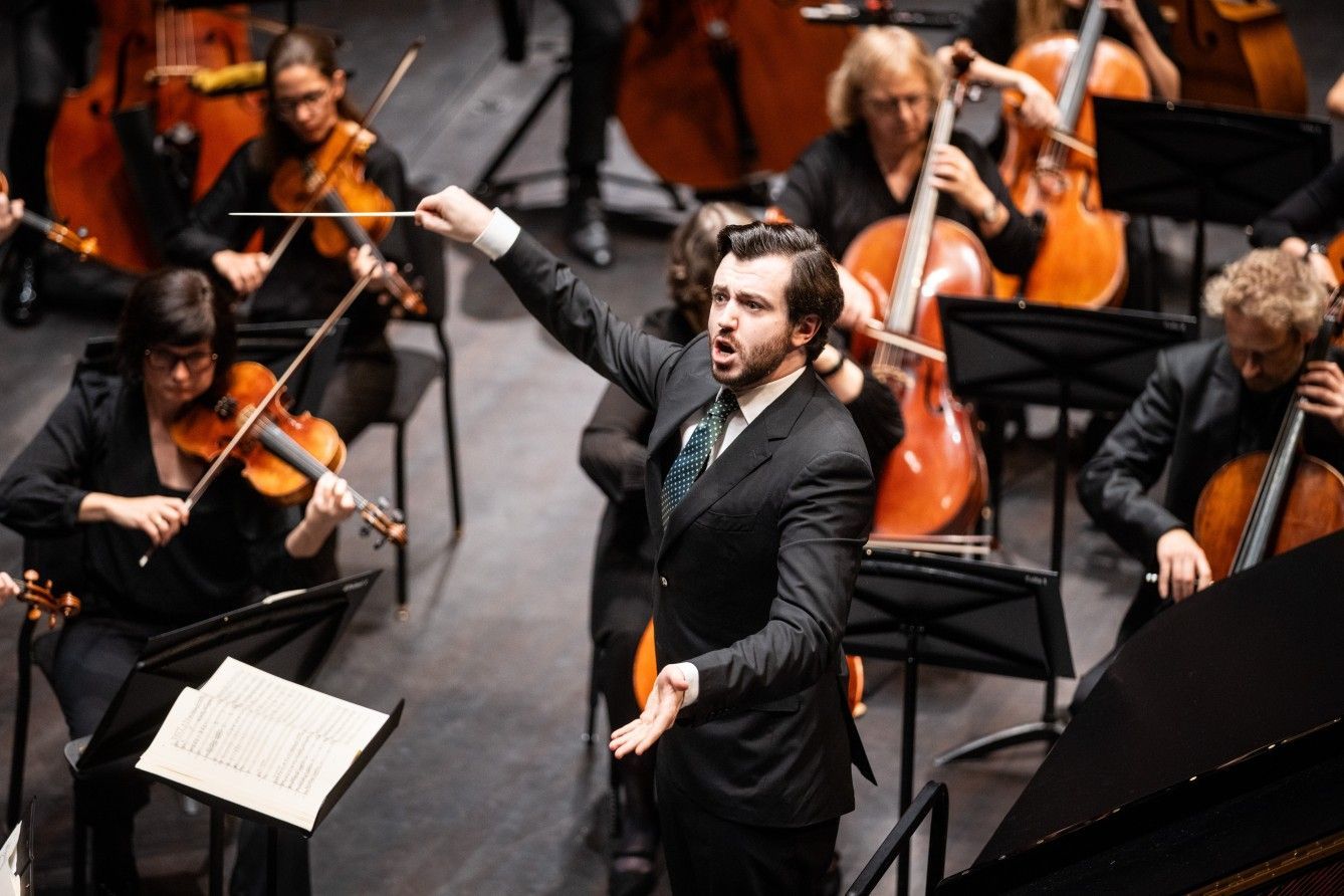 Martijn Dendievel with the Flanders Symphony © Bjorn Comhaire