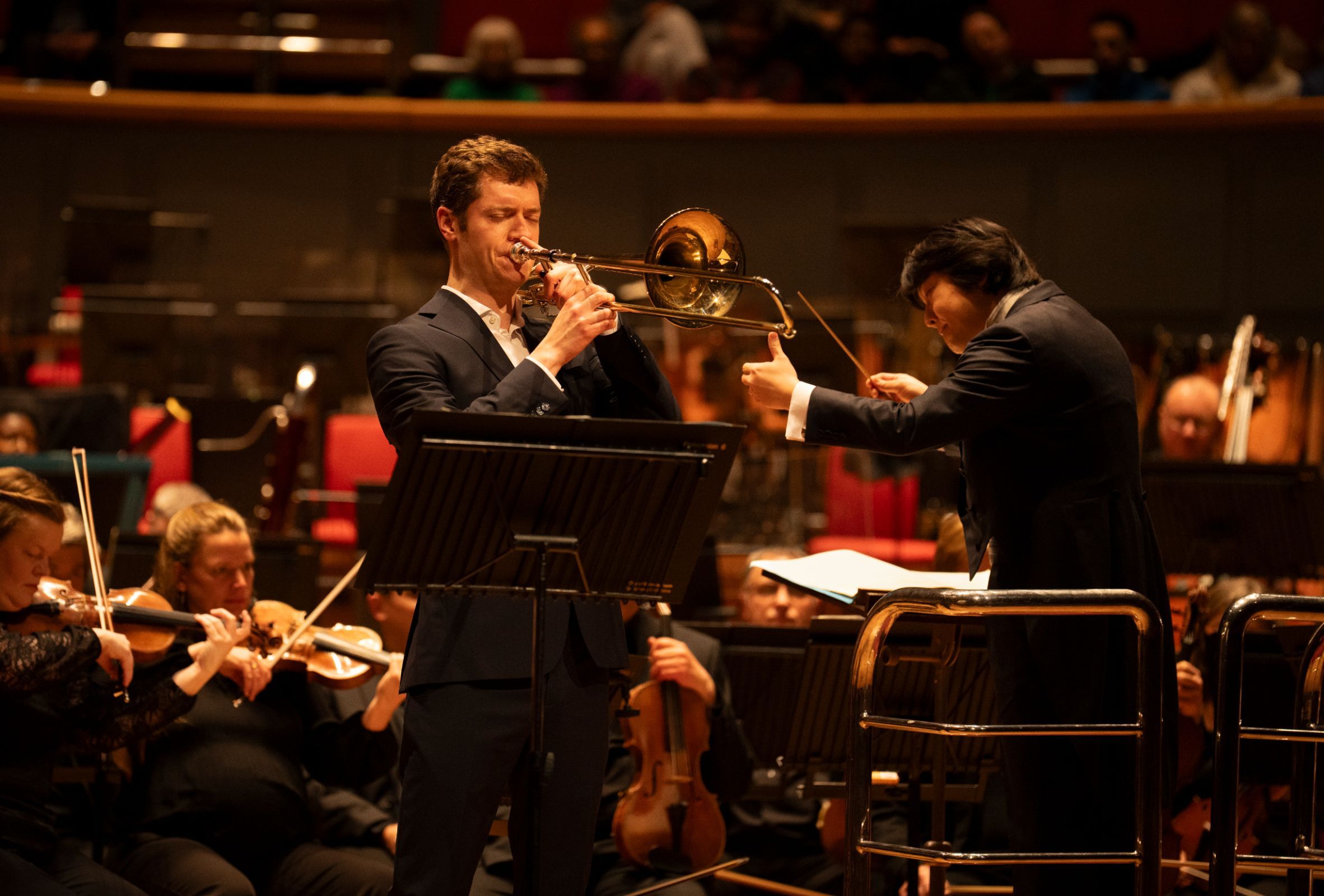 Peter Moore and Kazuki Yamada with the City of Birmingham Symphony Orchestra © Andrew Fox