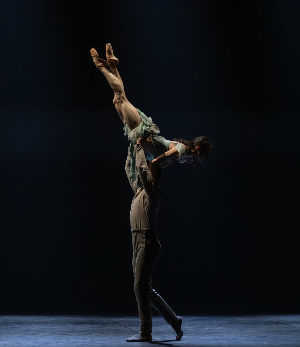 Emily Suzuki as Giselle and James Streeter as Albrecht in Akram Khan's <i>Giselle</i> © Photography by ASH