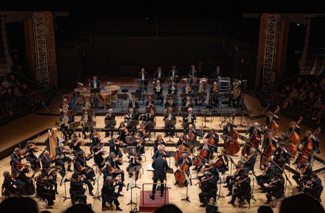 Yutaka Sado et l'Orchestre National de France &copy; William Wartel