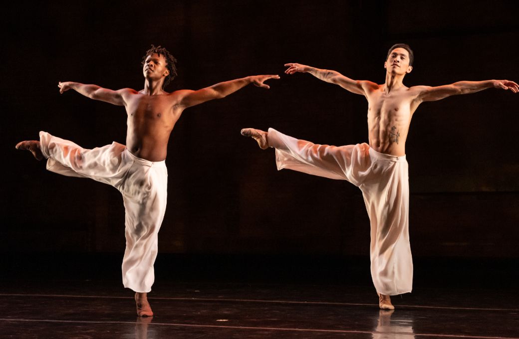 Siphesihle November and Jeffrey Cirio in <i>Notes</i> by Lucinda Childs © Steven Pisano