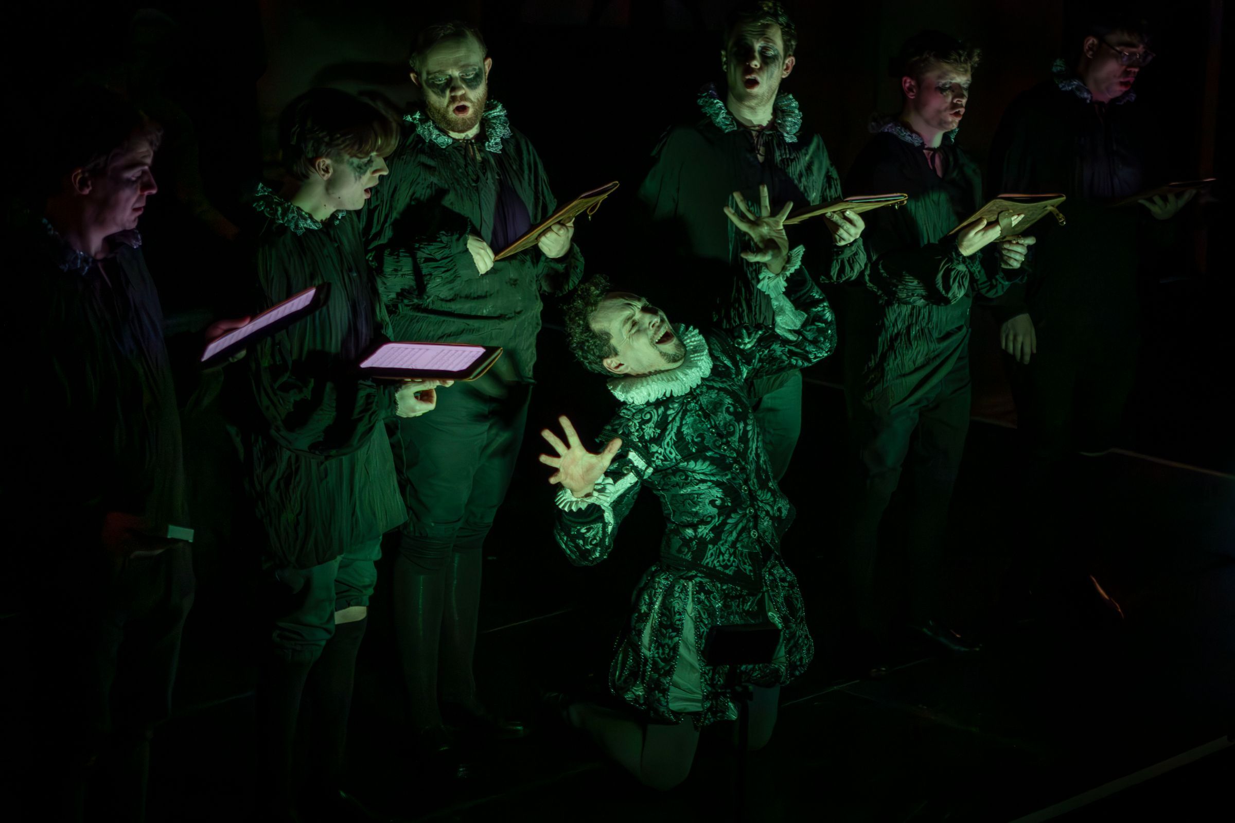 Markus Weinfurter and The Gesualdo Six in <i>Death of Gesualdo</i> © Paul Marc Mitchell