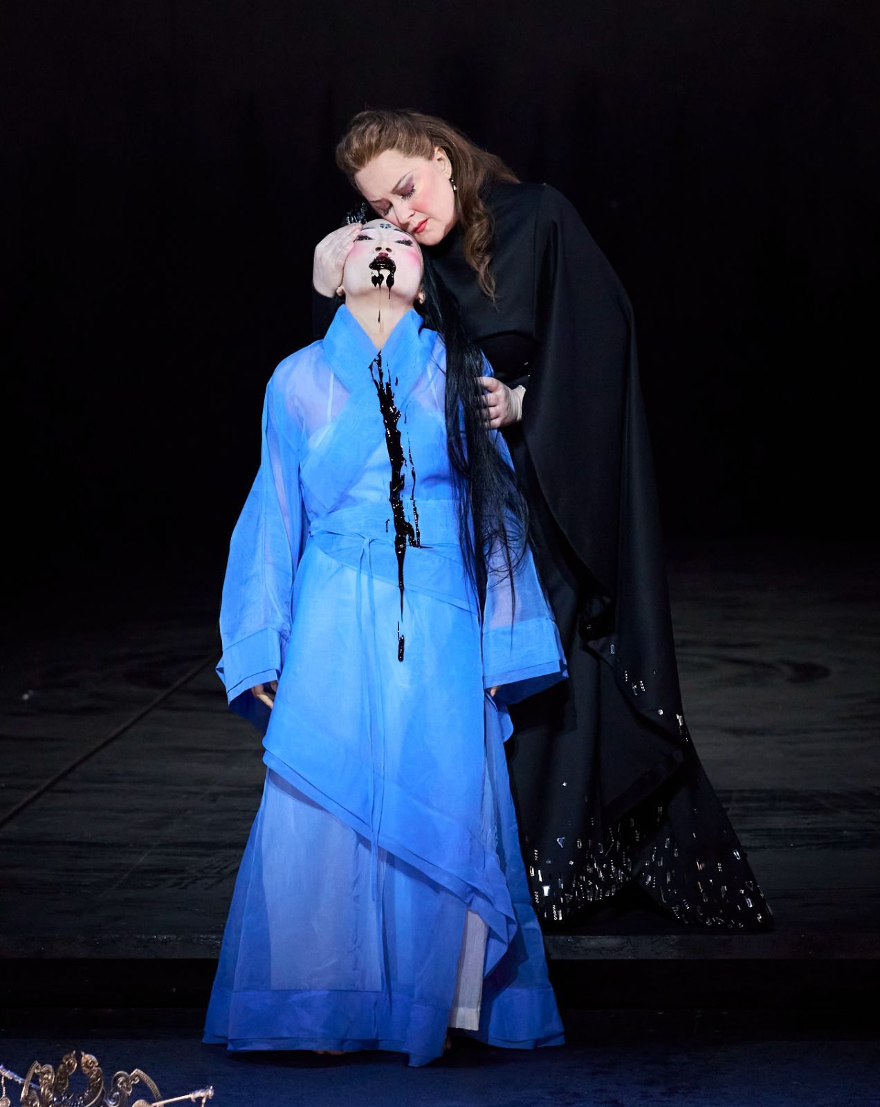 Hoyori Maruo (Lou-Ling) and Rebecca Nash (Turandot) &copy; Keith Saunders