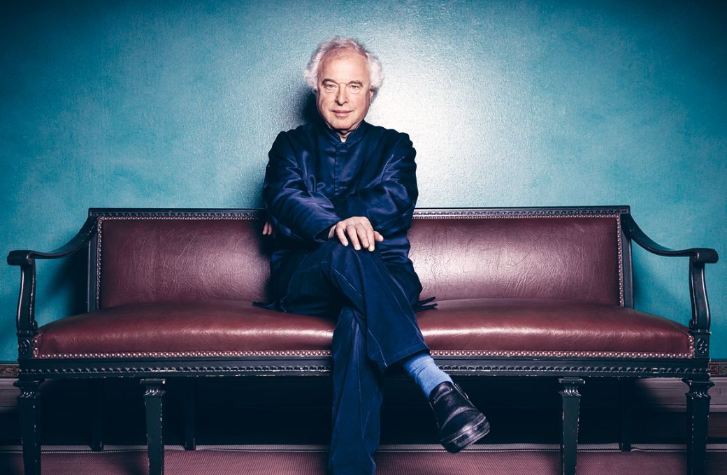 Sir Andr&aacute;s Schiff &copy; Nadja Sjoestroem